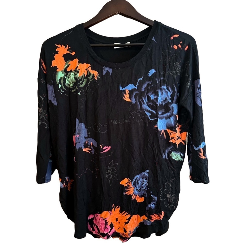 Babaton Black Orange Blue Graphic Norris Short Sleeve Tee Blouse Sz S Cozy - Picture 1 of 9
